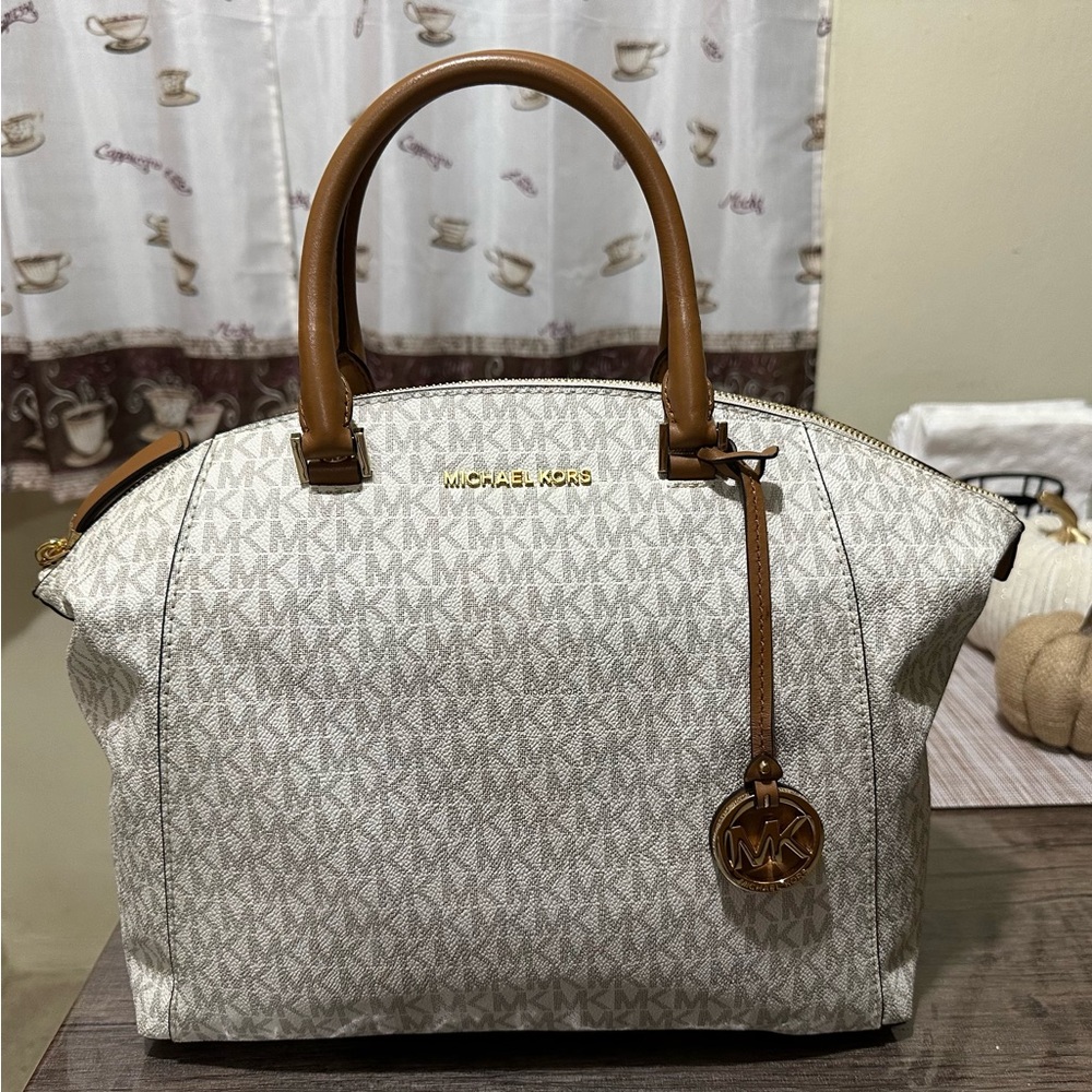 MICHAEL KORS SIGNATURE RILEY LARGE SATCHEL VANILLA NEW WITH TAGS AUTHENTIC